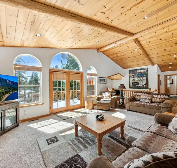 Hastings Hideaway Cabin, home in Kings Beach
