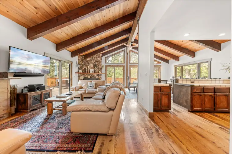 Evergreen Hideout, a vacation rental in Kings Beach, Lake Tahoe