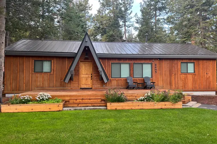 Updated West Shore Cabin 1 mile to Chambers Beach, a vacation rental in Homewood, Lake Tahoe