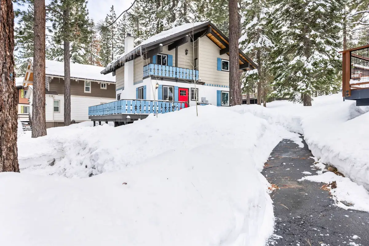 Pathway to front door, Mountaintop Retreat