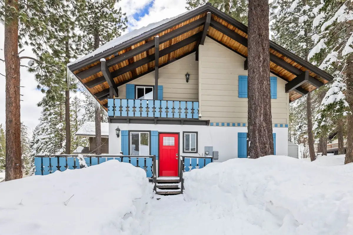 Entrance to front door, Mountaintop Retreat