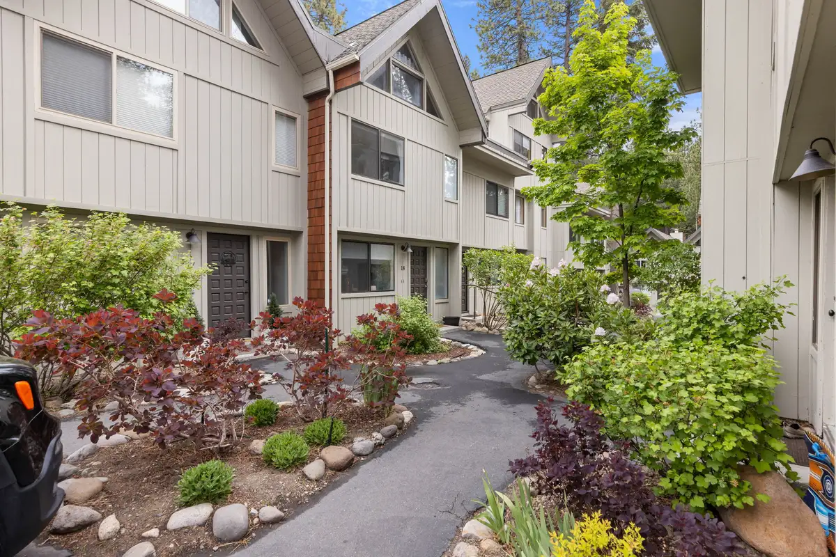 Main Entrance, Tahoe Peaks & Shores Retreat