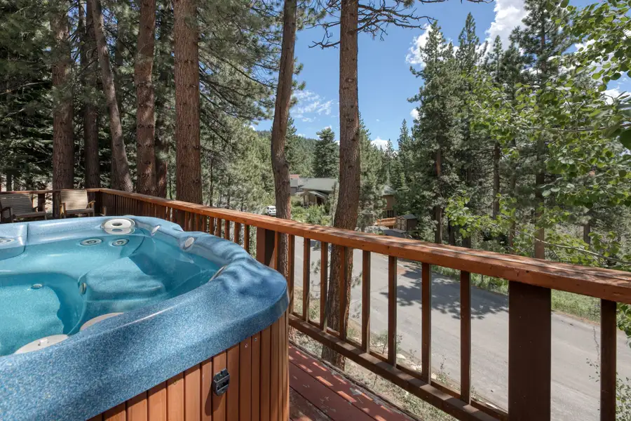 Hot tub on back deck, Lunar Lakeview Haven