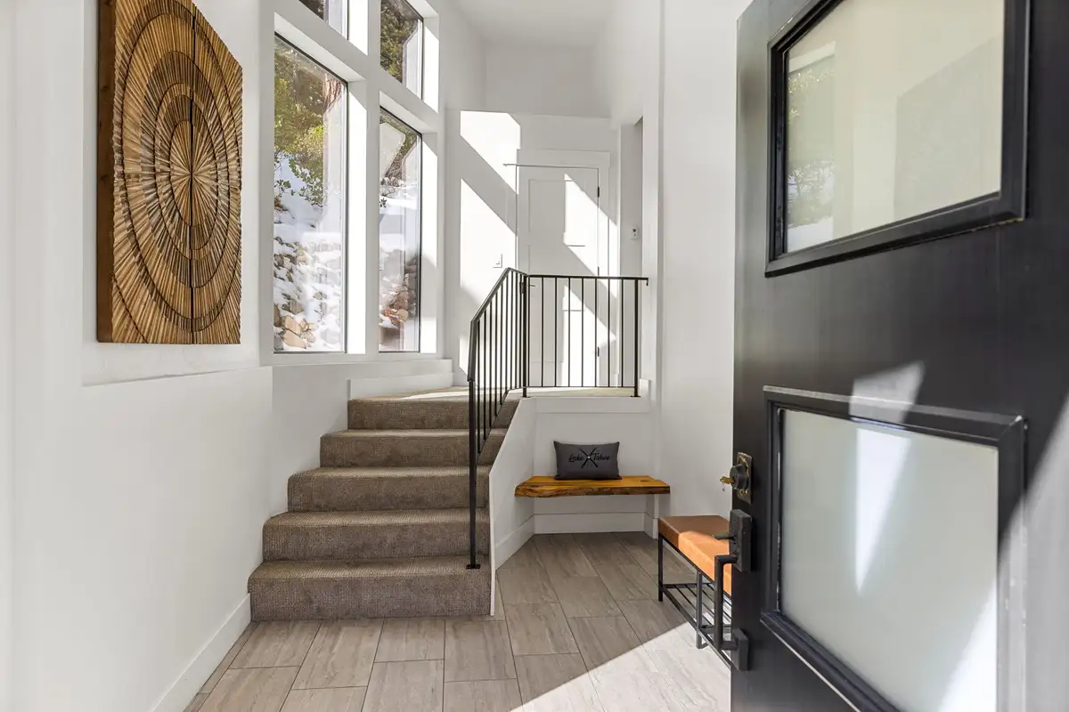 1st Floor Entryway, Incline Lakehouse Lookout