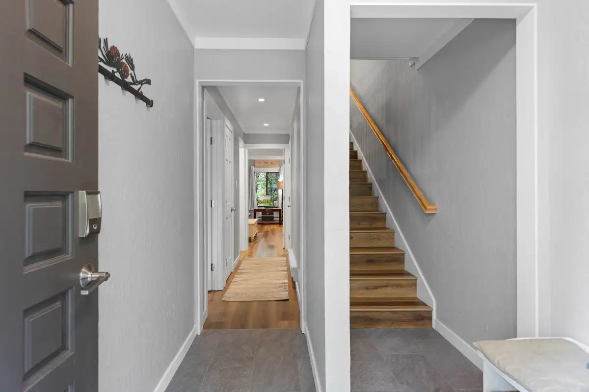 Entrance way, Tahoe Peaks & Shores Retreat