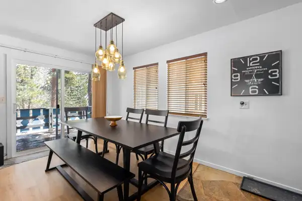 Dining room seating, Mountaintop Retreat