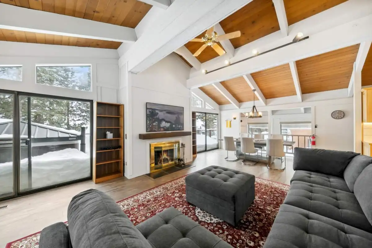 Living Room, Lake View Treasure