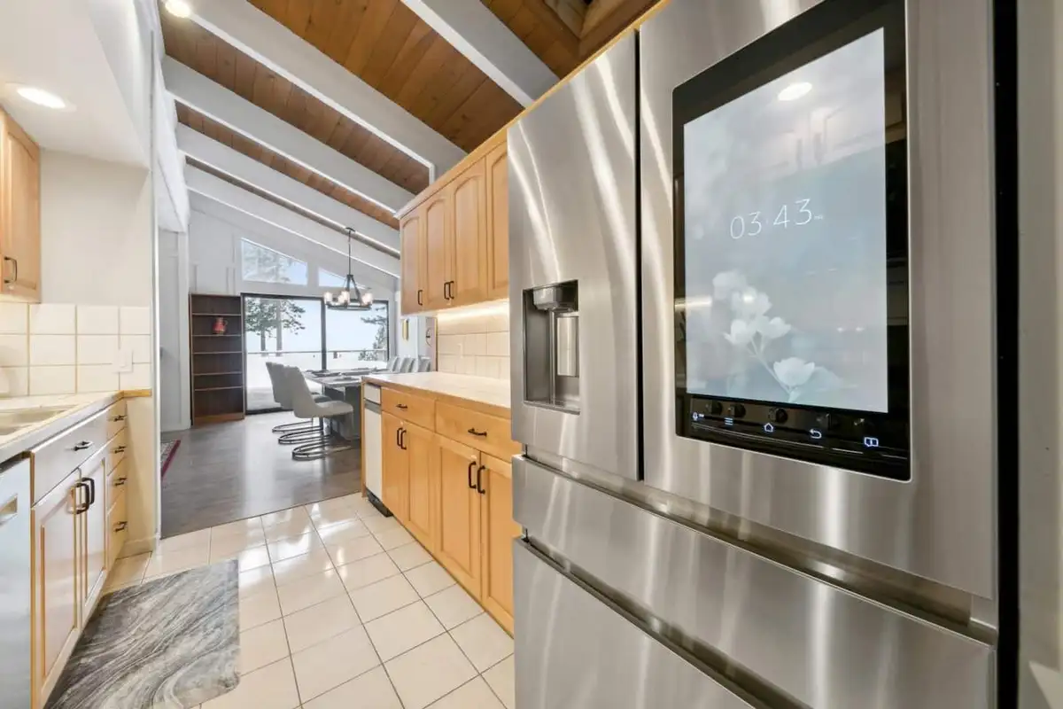 Kitchen, Lake View Treasure