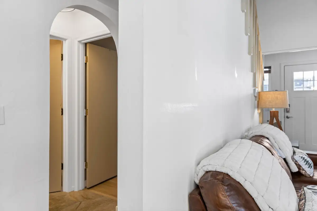 Entrance to bed #1 and bath #1, Mountaintop Retreat
