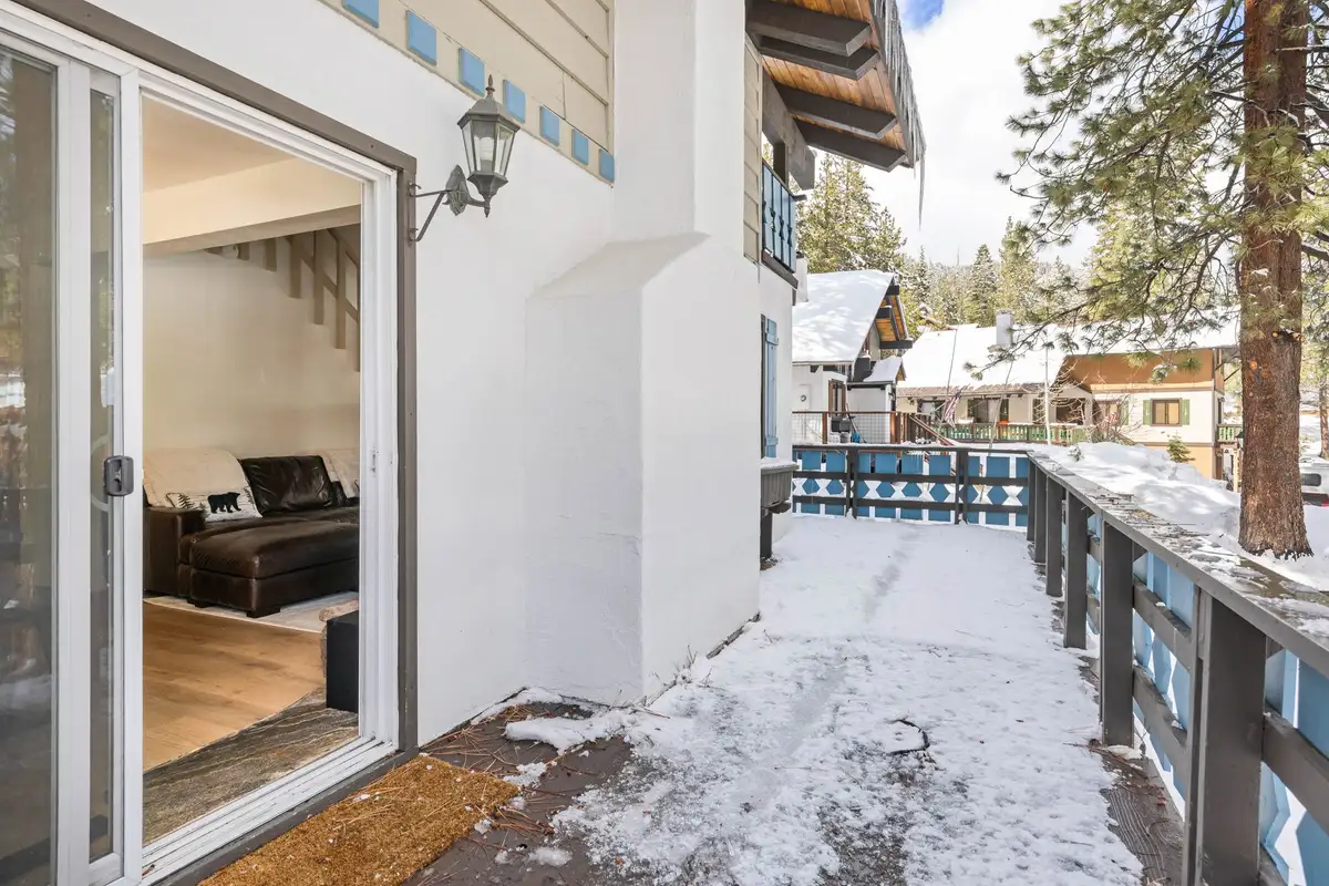 Front porch, Mountaintop Retreat