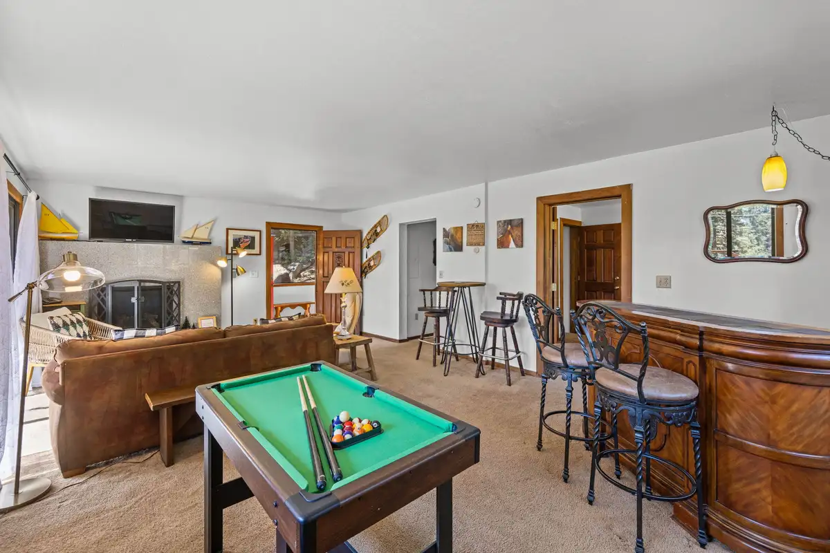 Mini pool table, Rustic Ridge Retreat