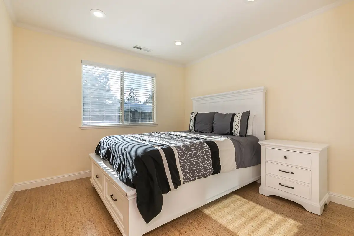 2nd bedroom with queen bed, Trailside Tahoe Townhouse