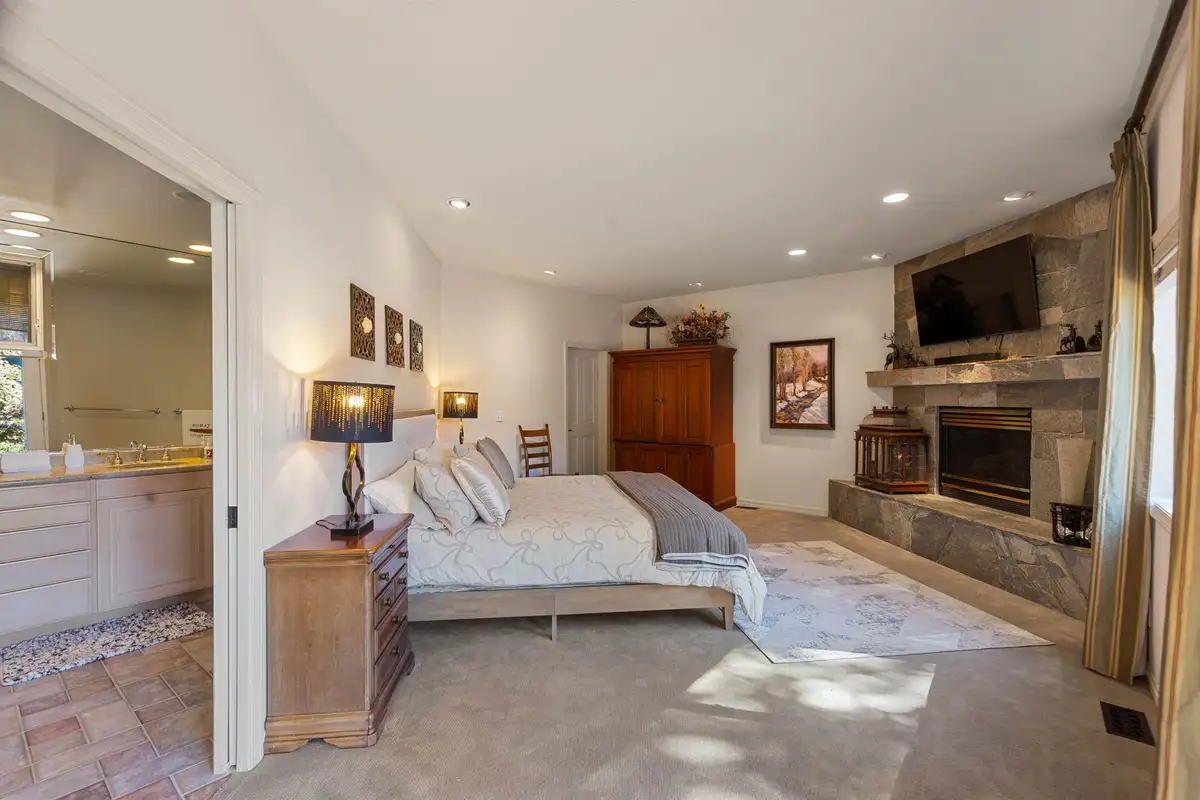 Master bedroom with king bed on 1st floor, Incline Lakeside Haven