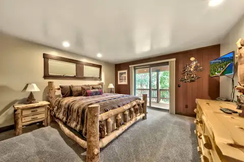 Bedroom #3 Queen Bed, Mammoth Haven Retreat