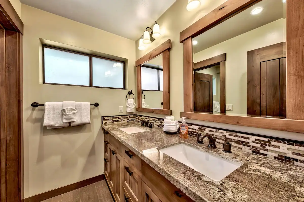 Upstairs Master Bath, Mammoth Haven Retreat