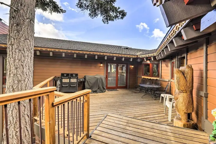 Front Deck, Lakeview Oasis