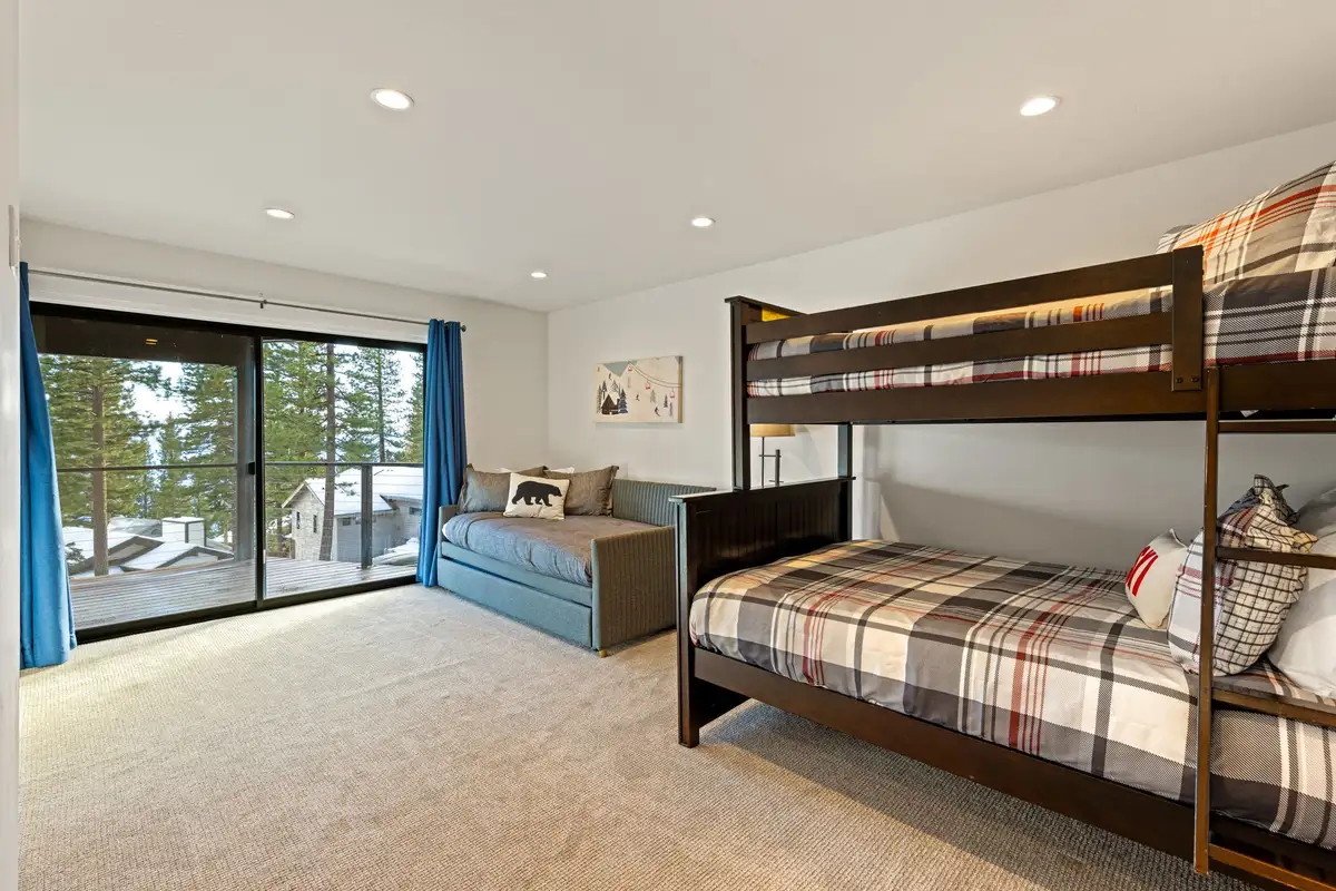 2nd floor bedroom # 3 With bunk beds and twin bed with pull out bed under, Incline Lakehouse Lookout