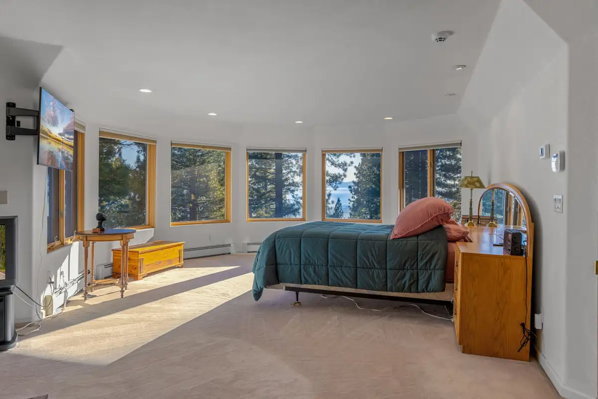 3rd floor Master Bedroom with Queen bed, 90s Tahoe Time Capsule